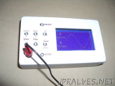 Digital oscilloscope with LCD screen