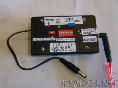 Small current circuit breaker