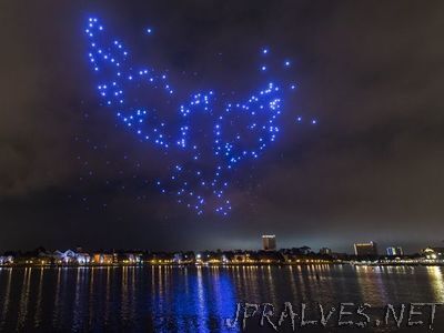 Drones dazzle at Disney World in a new holiday show