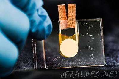 The world's first heat-driven transistor
