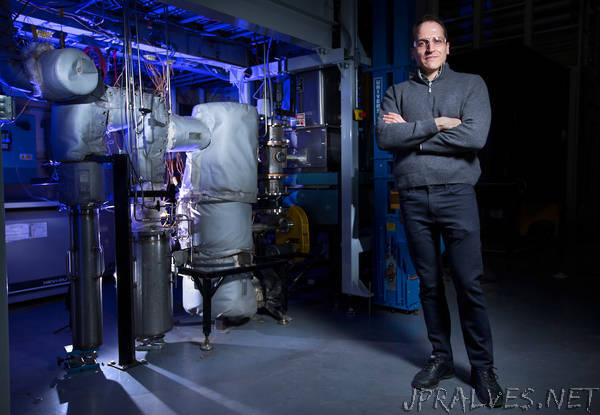 Engineers developing tools to understand, scale up autothermal production of bio-oil