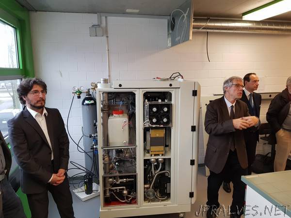 The world's first formic acid-based fuel cell