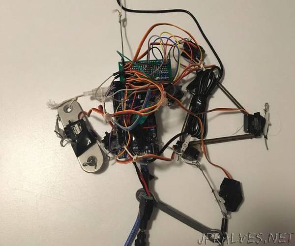 Self-learning Chaotic Robot