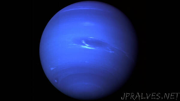 30 Years Ago: Voyager 2's Historic Neptune Flyby