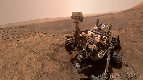 New Selfie Shows Curiosity, the Mars Chemist