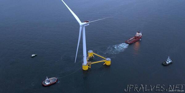 The second platform of the WindFloatAtlantic has set off from the Port of Ferrol