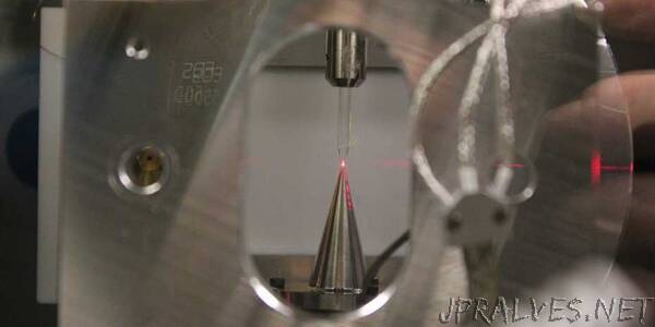 Electron movements in liquid measured in super-slow motion