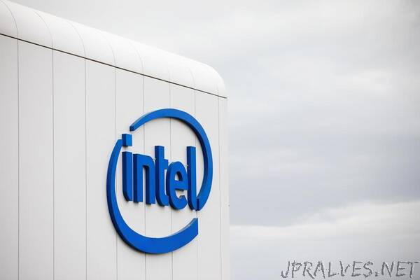 Intel says new transistor technology could boost chip performance 20%