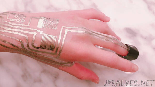 Engineers print wearable sensors directly on skin without heat
