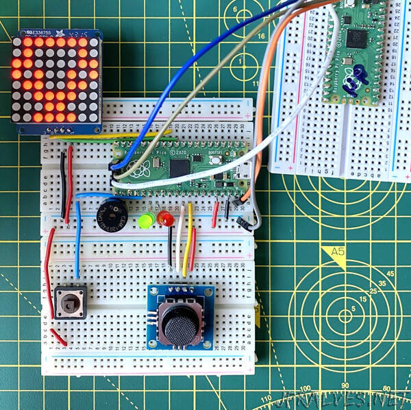 Arduino Snake Game with Raspberry Pi Pico %