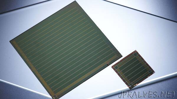 Perovskite Solar Modules: High Efficiency on a Large Surface Area