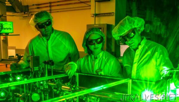 Berkeley Lab Optical Innovation Could Calm the Jitters of High-Power Lasers