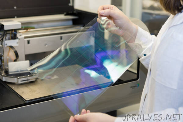 Fundamental Holography: ITMO Researchers Develop Method for Printing Holograms in Color