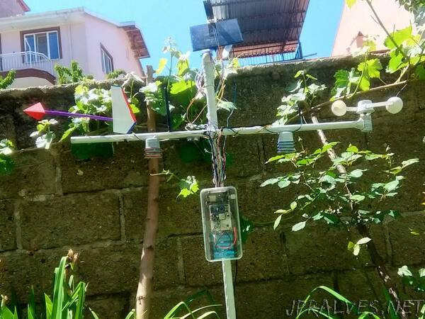 NodeMcu Solar Weather Station