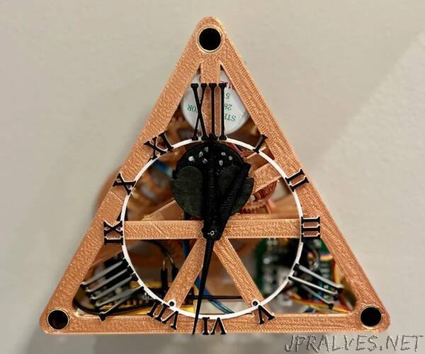 Triangulum - 3D Printed 3-Hand Clock