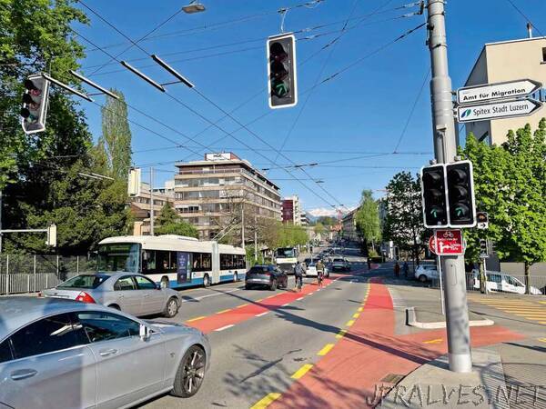 Intelligent traffic lights for optimal traffic flow