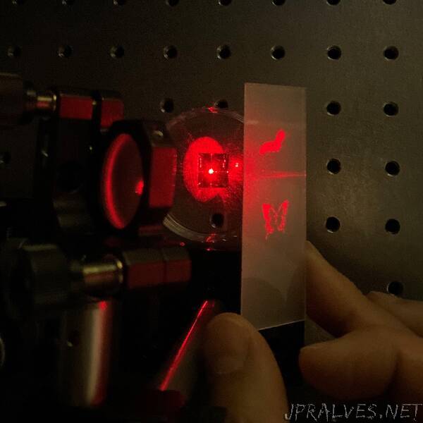 New Device Creates Different Images Depending on Light and Environmental Conditions