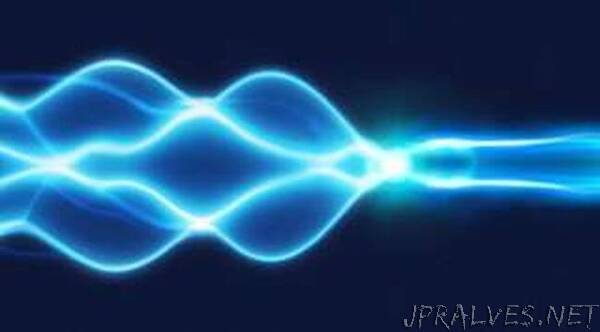 Quantum interference of light: an anomalous phenomenon found