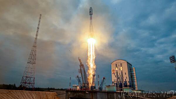 Russia’s first lunar mission in decades crashes into the moon